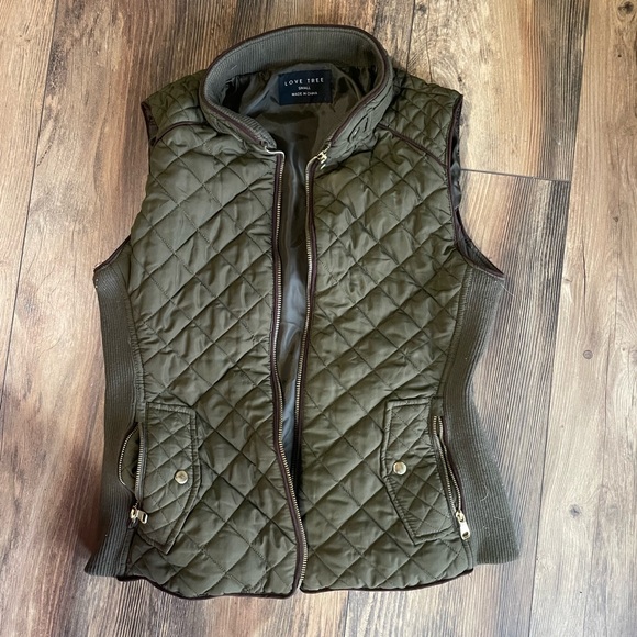 Women’s olive green vest, size small - Picture 1 of 3
